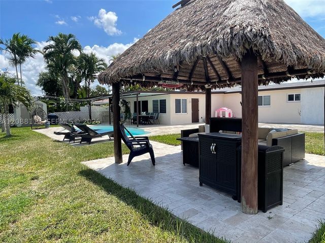 17831 NW 84th Ct, Miami, FL 33015
