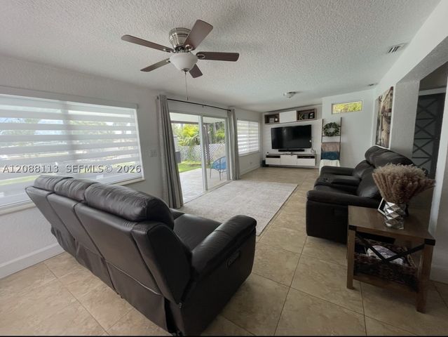 17831 NW 84th Ct, Miami, FL 33015