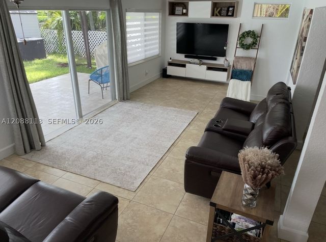 17831 NW 84th Ct, Miami, FL 33015