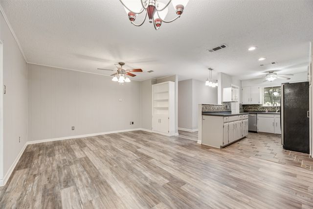 7100 Lowery Lane, North Richland Hills, TX 76182