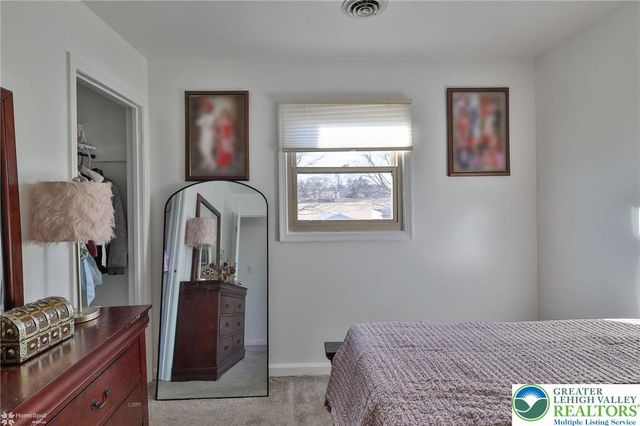 2950 Santee Drive, Bethlehem City, PA 18017