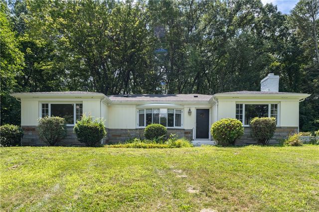 6 Old Pound Hill Road, North Smithfield, RI 02896