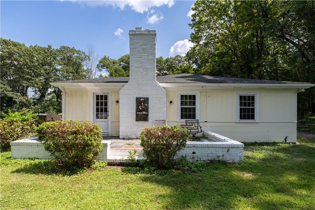 6 Old Pound Hill Road, North Smithfield, RI 02896
