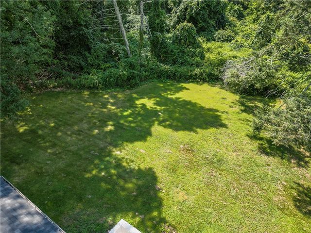 6 Old Pound Hill Road, North Smithfield, RI 02896