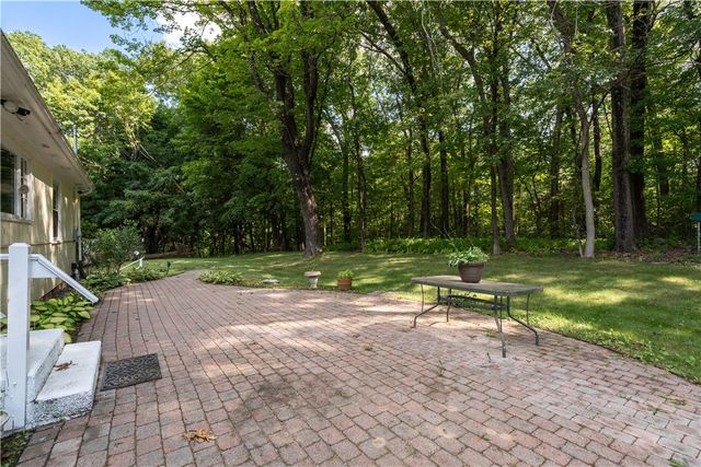 6 Old Pound Hill Road, North Smithfield, RI 02896