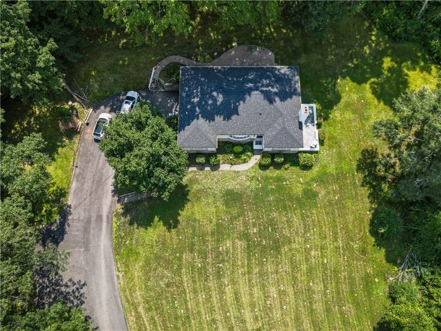 6 Old Pound Hill Road, North Smithfield, RI 02896