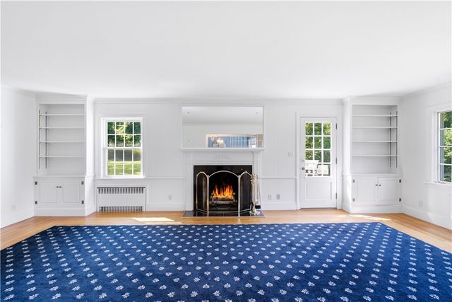 6 Old Pound Hill Road, North Smithfield, RI 02896