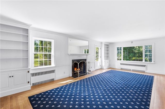 6 Old Pound Hill Road, North Smithfield, RI 02896
