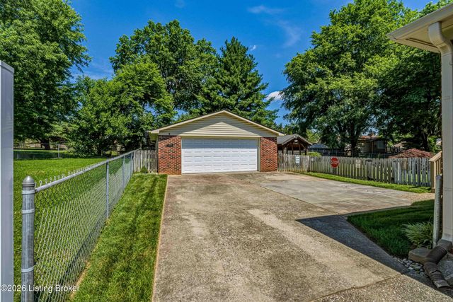 8307 Happiness Way, Louisville, KY 40291