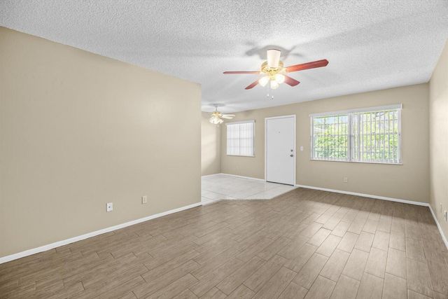 29 Lake Vista Trl Apt 205, Port St Lucie, FL 34952