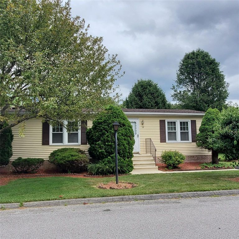 14 Perry Road 14, Hyde Park, NY 12538