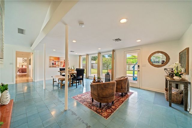 353 Bermuda Pl, Corpus Christi, TX 78411