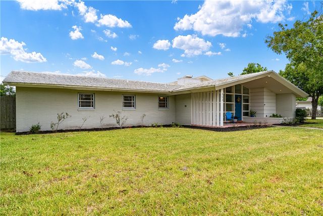 353 Bermuda Pl, Corpus Christi, TX 78411