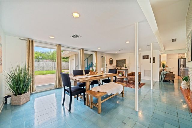353 Bermuda Pl, Corpus Christi, TX 78411