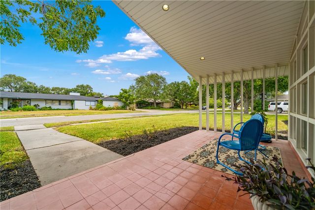 353 Bermuda Pl, Corpus Christi, TX 78411