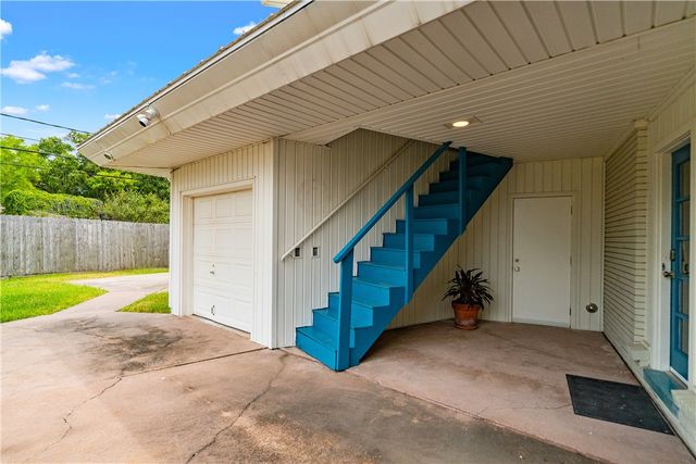 353 Bermuda Pl, Corpus Christi, TX 78411