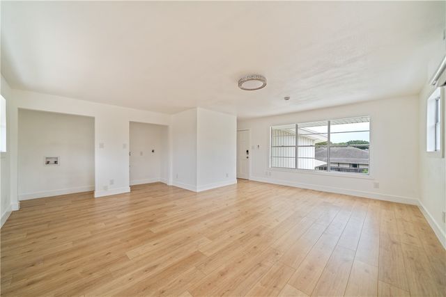 353 Bermuda Pl, Corpus Christi, TX 78411
