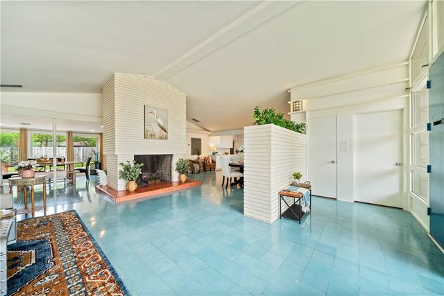 353 Bermuda Pl, Corpus Christi, TX 78411
