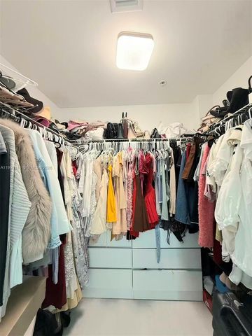 244 Biscayne Blvd 3206, Miami, FL 33132