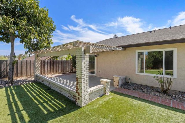 2589 Joann Dr, Oceanside, CA 92056