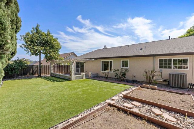 2589 Joann Dr, Oceanside, CA 92056