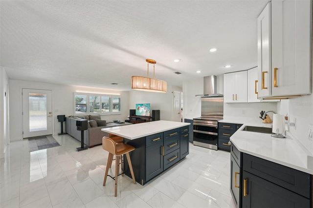 13133 DORCHESTER DRIVE, Seminole, FL 33776