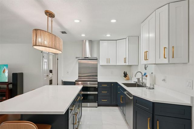 13133 DORCHESTER DRIVE, Seminole, FL 33776