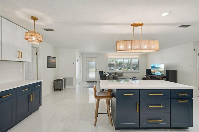 13133 DORCHESTER DRIVE, Seminole, FL 33776