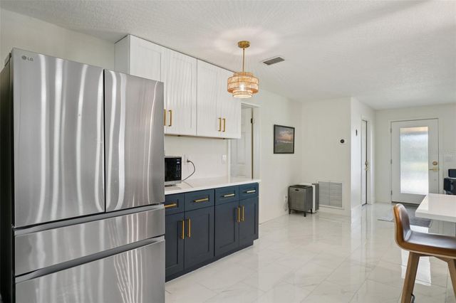 13133 DORCHESTER DRIVE, Seminole, FL 33776