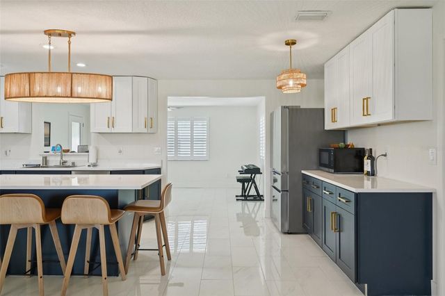 13133 DORCHESTER DRIVE, Seminole, FL 33776