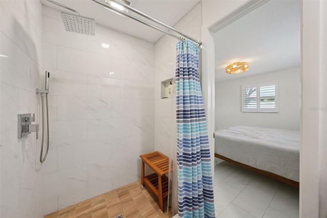 13133 DORCHESTER DRIVE, Seminole, FL 33776