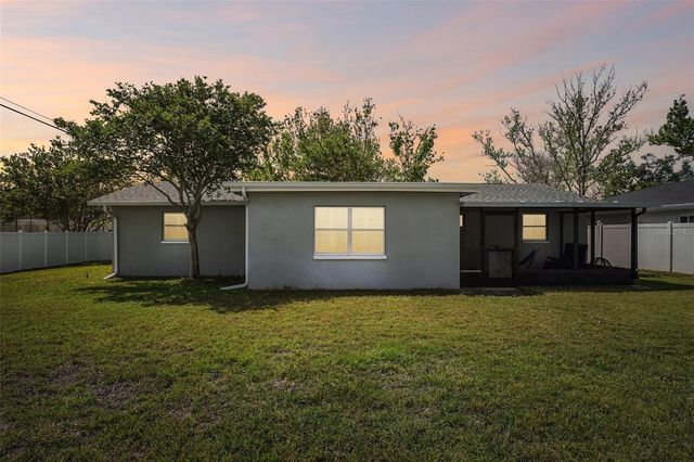 13133 DORCHESTER DRIVE, Seminole, FL 33776