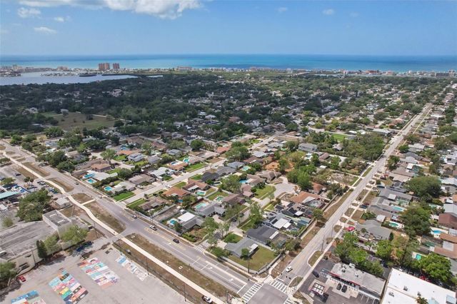 13133 DORCHESTER DRIVE, Seminole, FL 33776