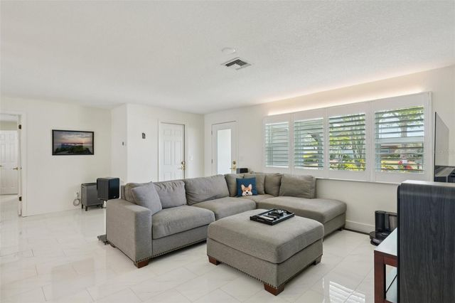 13133 DORCHESTER DRIVE, Seminole, FL 33776