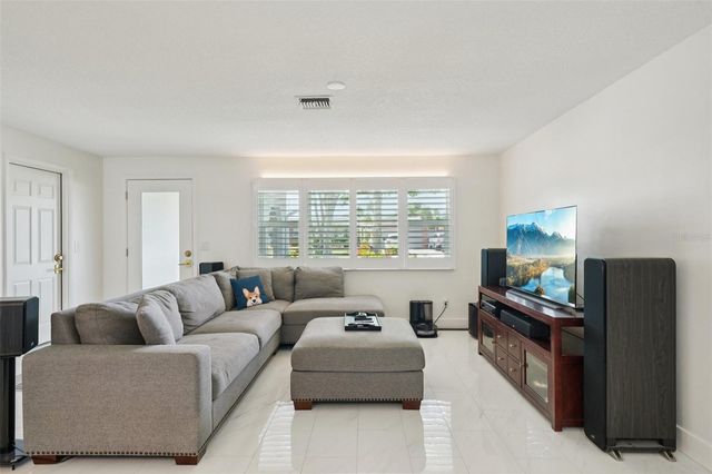 13133 DORCHESTER DRIVE, Seminole, FL 33776