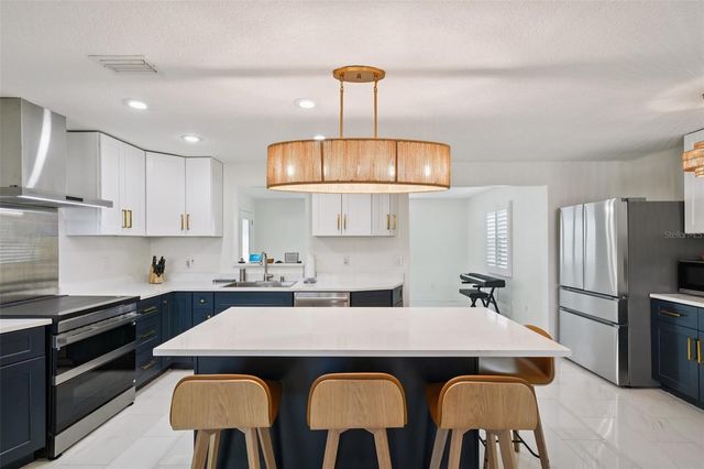 13133 DORCHESTER DRIVE, Seminole, FL 33776