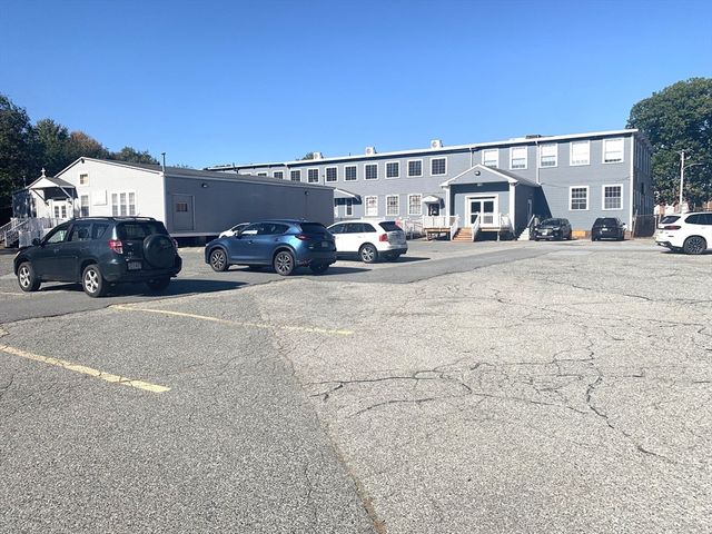 45 River St, Millbury, MA 01527