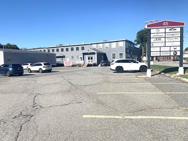 45 River St, Millbury, MA 01527