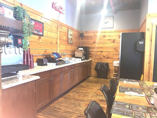 45 River St, Millbury, MA 01527