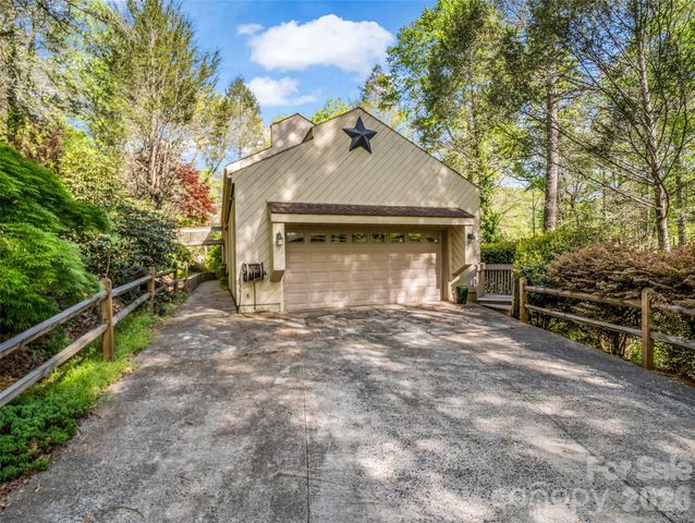 171 Fairway Drive, Lake Lure, NC 28746