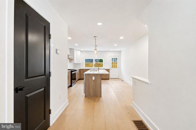 1110 PIERCE ST, Philadelphia, PA 19148
