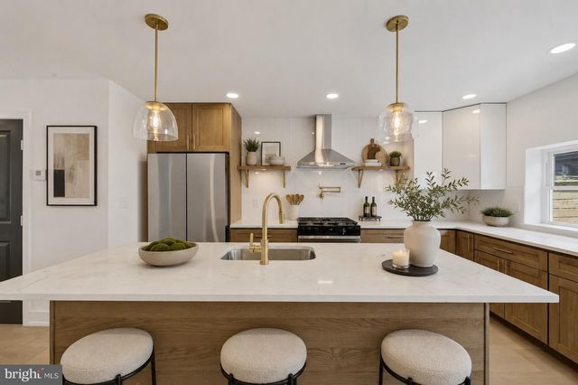 1110 PIERCE ST, Philadelphia, PA 19148