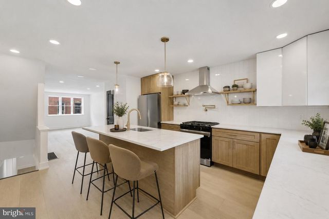 1110 PIERCE ST, Philadelphia, PA 19148