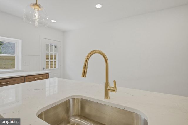 1110 PIERCE ST, Philadelphia, PA 19148