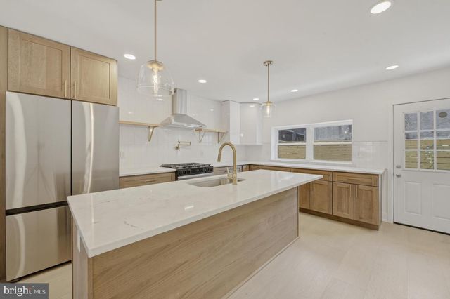 1110 PIERCE ST, Philadelphia, PA 19148
