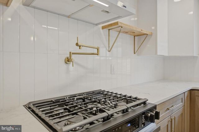 1110 PIERCE ST, Philadelphia, PA 19148