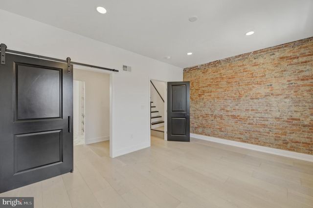 1110 PIERCE ST, Philadelphia, PA 19148