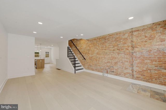 1110 PIERCE ST, Philadelphia, PA 19148