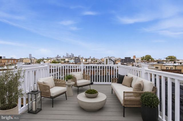 1110 PIERCE ST, Philadelphia, PA 19148