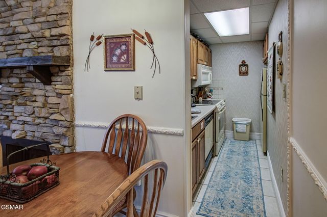 102 Baskins Creek Bypass, Gatlinburg, TN 37738